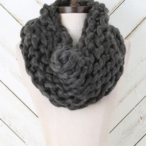 NWOT Altar’d State Big Braid Infinity Scarf